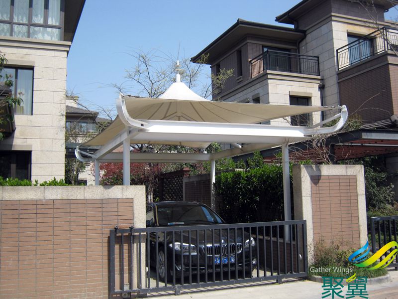 別墅小區(qū)車棚，別墅車棚款式選擇膜結(jié)構(gòu)車棚質(zhì)保30年，采用全進口面料