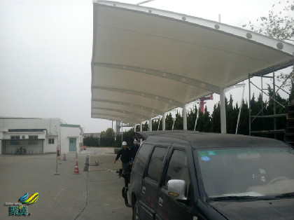組裝膜結(jié)構(gòu)車棚免動(dòng)火更安全，組裝膜結(jié)構(gòu)車棚免動(dòng)火造型