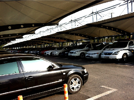 嘉善膜結(jié)構(gòu)車棚造型獨(dú)特-膜結(jié)構(gòu)車棚拆卸方便安裝簡(jiǎn)單